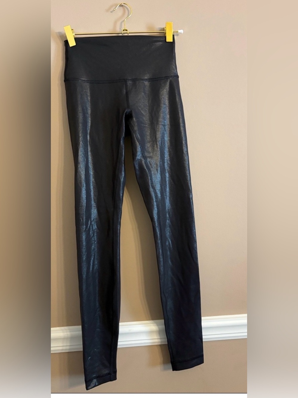 lululemon athletica Shiny Black Performance Leggings never worn